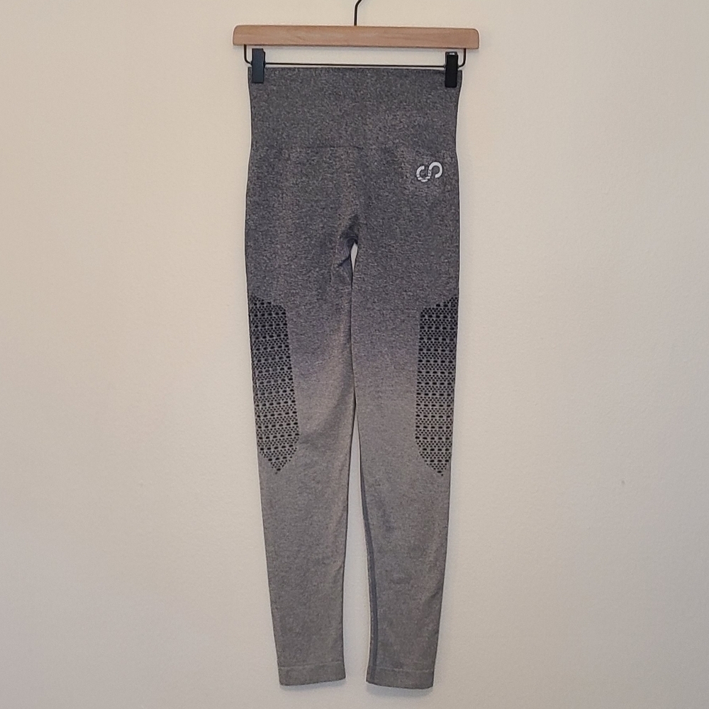 Curves N' Combatboots Gray Ombre Gym Leggings w/ Eyelet Sides & Booty Scrunch